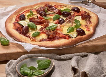 Pizzeria-style prosciutto pizza